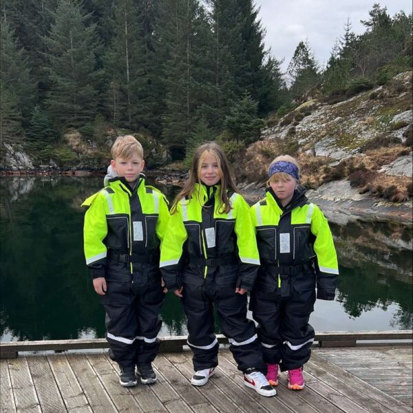 1852 Flytedress barn Svart m/fluor gul